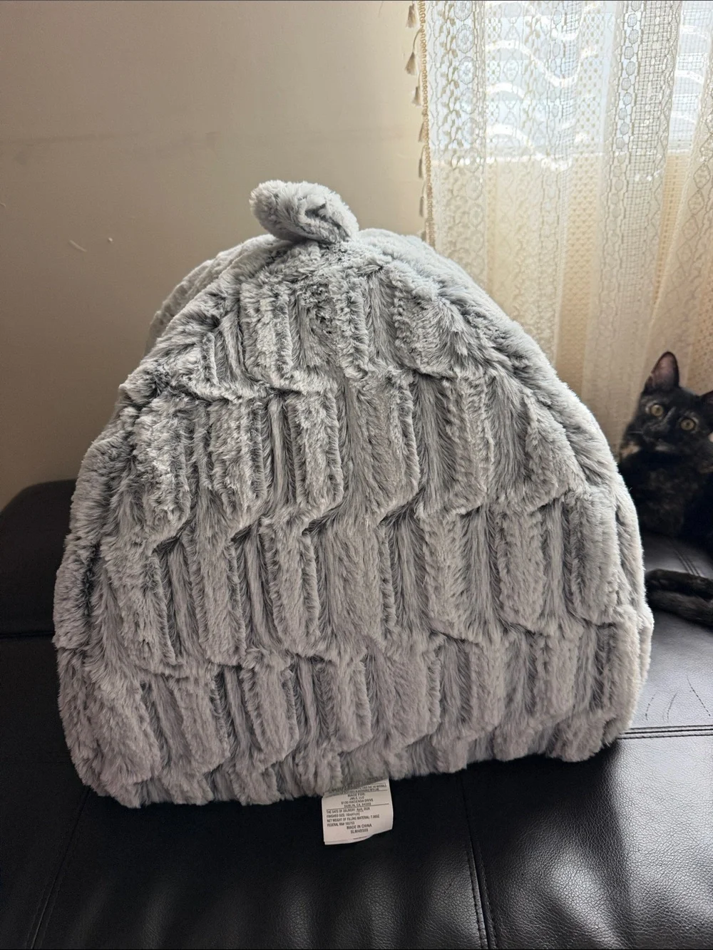 Plush Gray Enclosed Cat Bed - Cozy Cave Style